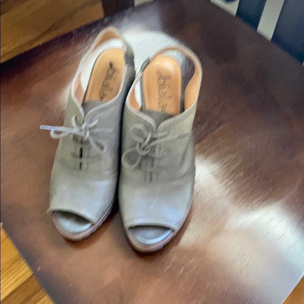 Grey open toe wedges